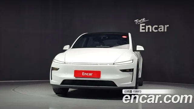 Tesla Model Y — Фото автомобиля 3