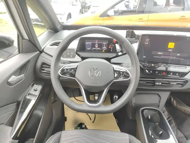 Volkswagen ID.3 — Фото автомобиля 10