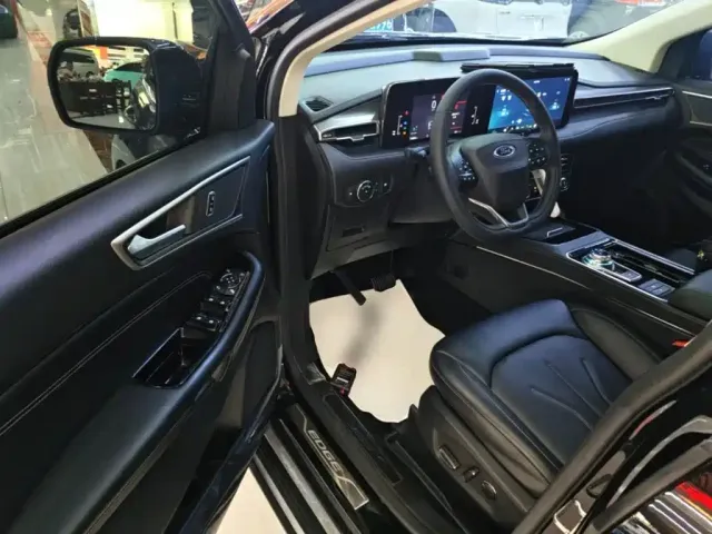 Ford Edge — Фото автомобиля 15