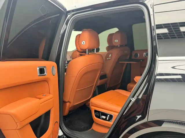 Li Auto L8 — Фото автомобиля 22