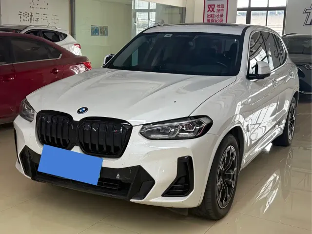 Фотография автомобиля — BMW iX3