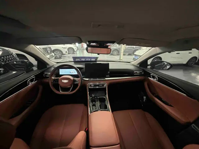 Geely Emgrand — Фото автомобиля 6