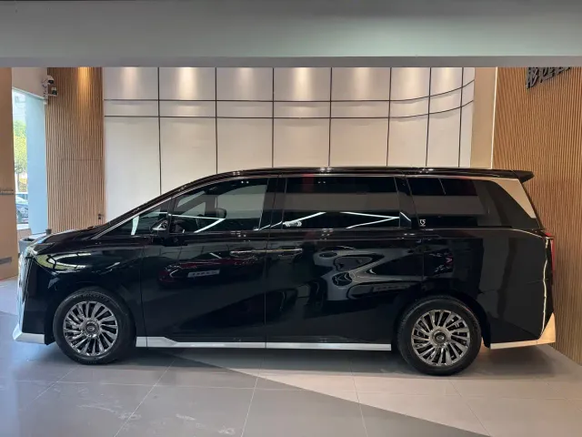 GAC Trumpchi M8 — Фото автомобиля 4