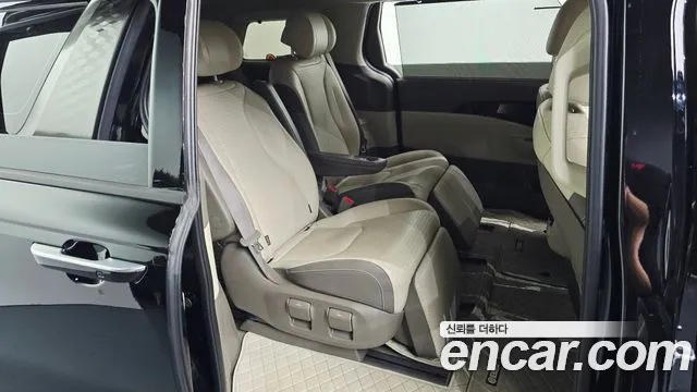 Kia Carnival Generation 4 — Фото автомобиля 18