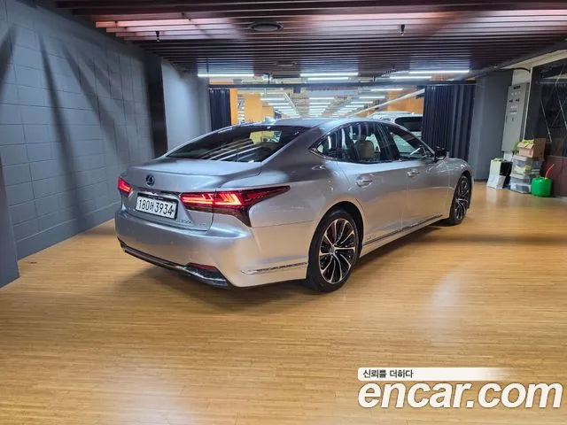 Lexus LS LS500h 5th Gen — Фото автомобиля 2