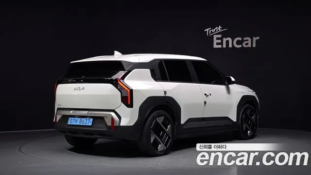 Kia EV3 — Фото автомобиля 2