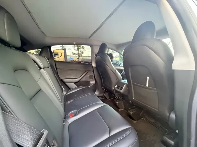 Tesla Model Y — Фото автомобиля 8