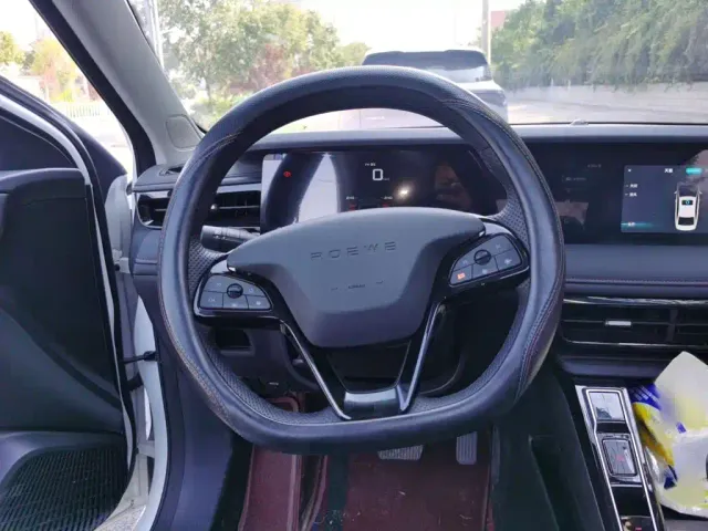 Roewe i5 — Фото автомобиля 2