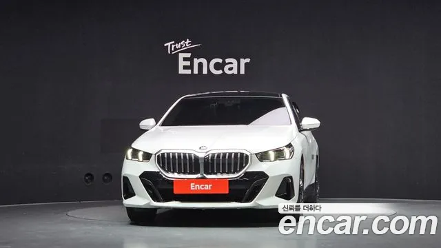 BMW 5-Series 5 серия (G60) — Фото автомобиля 3