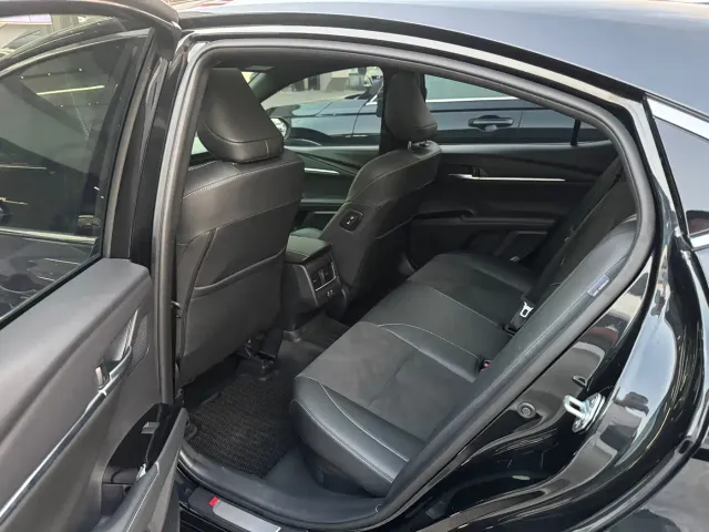 Toyota Camry — Фото автомобиля 5