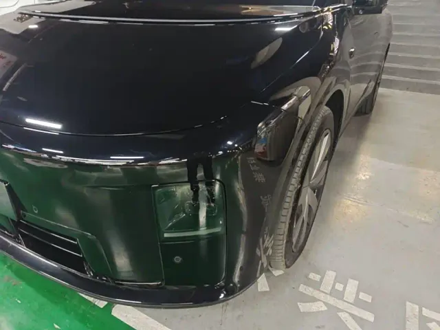 Li Auto i8 — Фото автомобиля 23