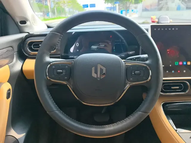 Leapmotor Leapmotor C11 2024 Extended Range 300 Premium Edition — Фото автомобиля 9