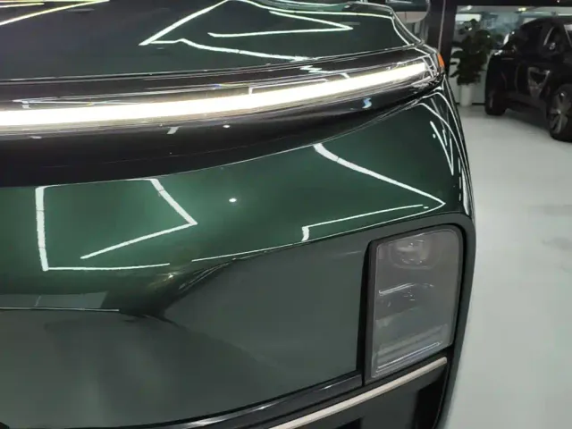 Li Auto L9 — Фото автомобиля 23