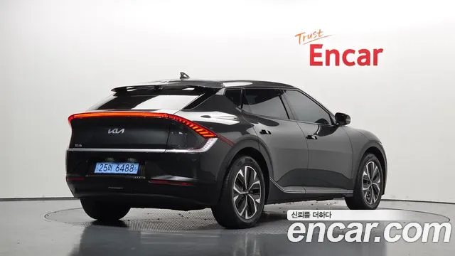 Kia EV6 — Фото автомобиля 2