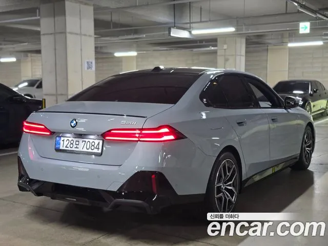 BMW 5-Series — Фото автомобиля 2
