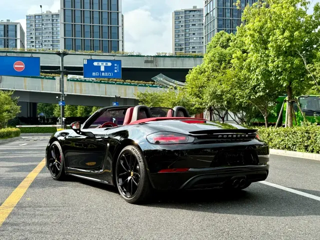 Porsche 718 — Фото автомобиля 8