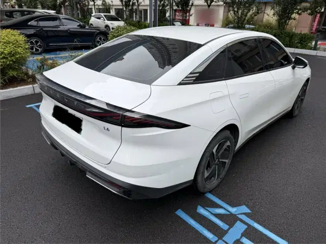 Geely Galaxy L6 — Фото автомобиля 9
