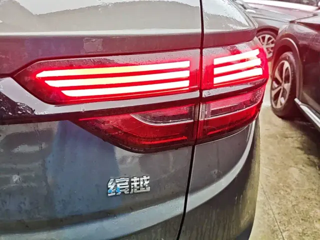 Geely Binyue — Фото автомобиля 7