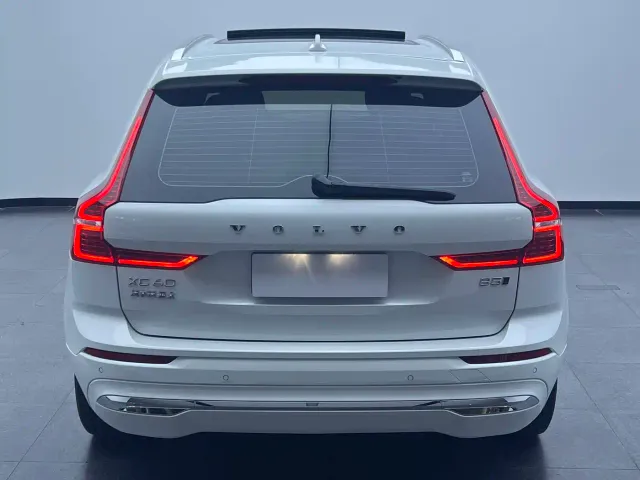 Volvo XC60 — Фото автомобиля 19