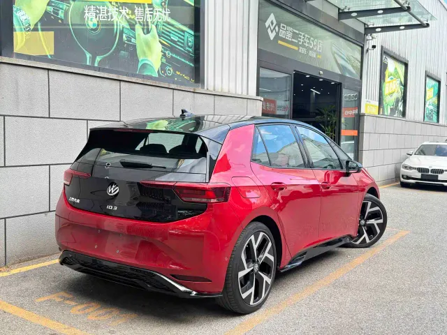 Volkswagen ID.3 — Фото автомобиля 2