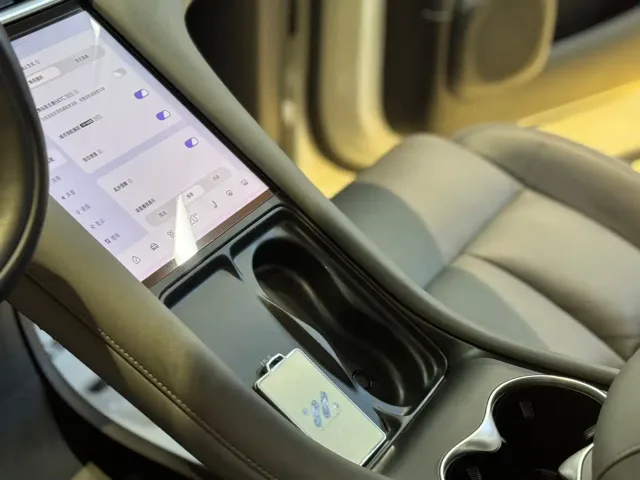 IM Motors LS6 — Фото автомобиля 11