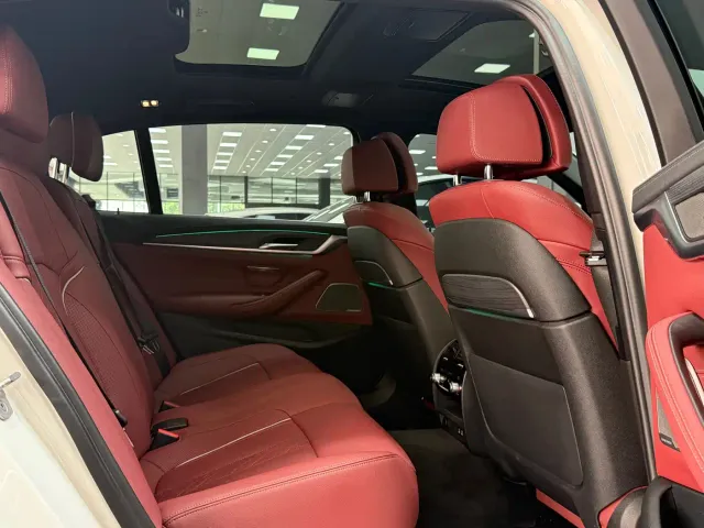 BMW 5 Series — Фото автомобиля 15
