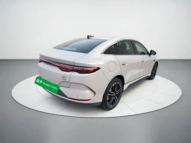 BYD Qin L — Фото автомобиля 6