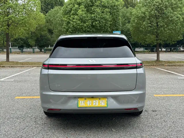 Li Auto L7 — Фото автомобиля 6