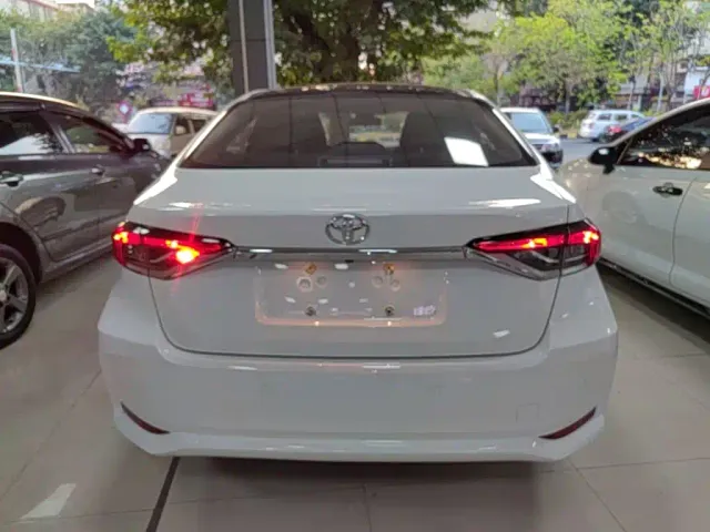 Toyota Corolla — Фото автомобиля 5