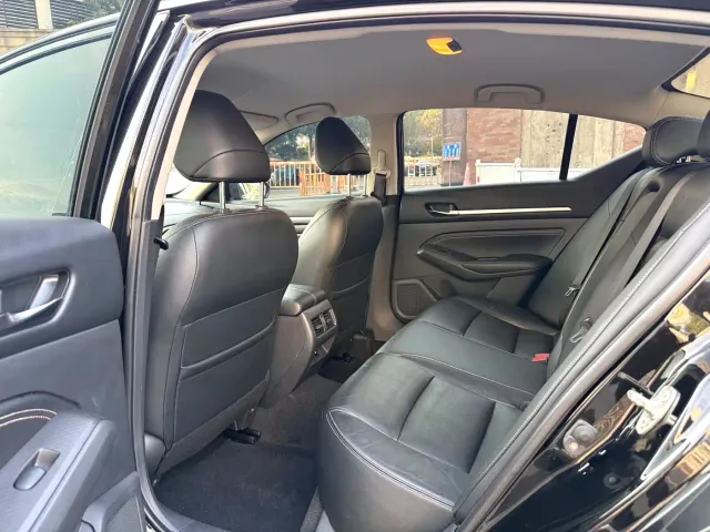 Nissan Teana — Фото автомобиля 4