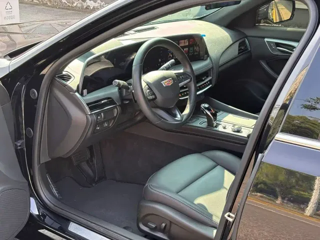 Cadillac CT5 — Фото автомобиля 5