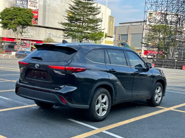 Toyota Highlander — Фото автомобиля 4
