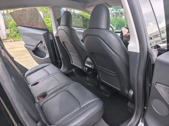 Tesla Model Y — Фото автомобиля 9