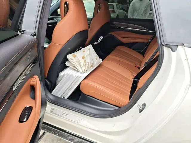 IM Motors L7 — Фото автомобиля 14