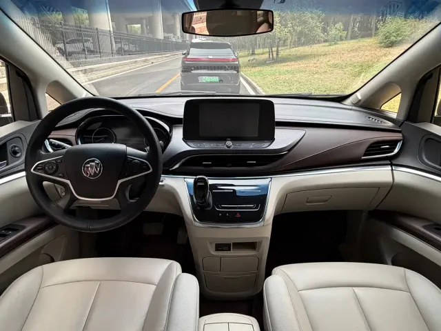 Buick GL8 — Фото автомобиля 8