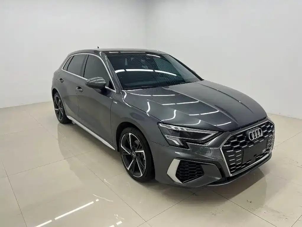 Audi Audi A3 2023 Facelift Sportback 35 TFSI Fashion Sport — Фото автомобиля 3