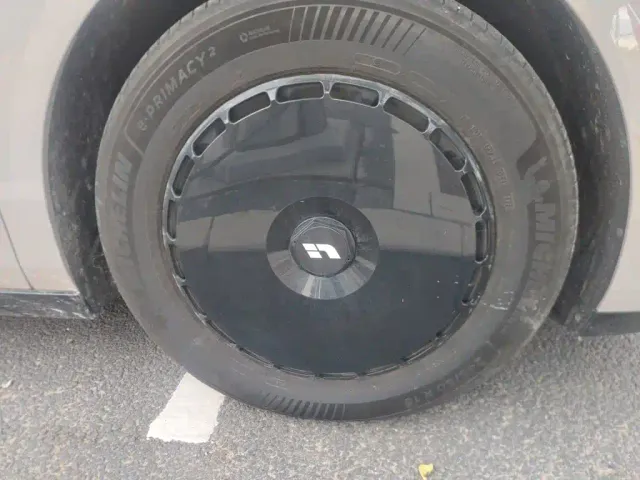 Li Auto MEGA — Фото автомобиля 25