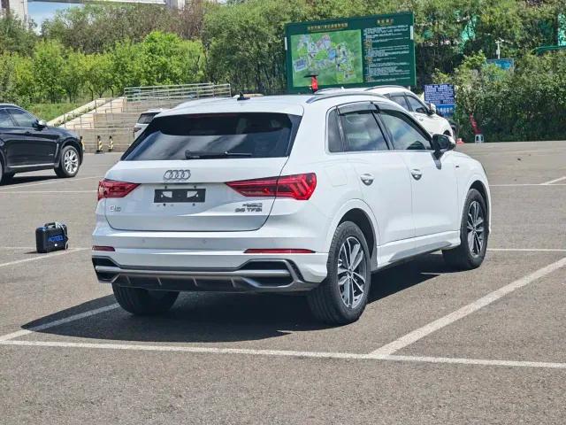 Audi Q3 — Фото автомобиля 4