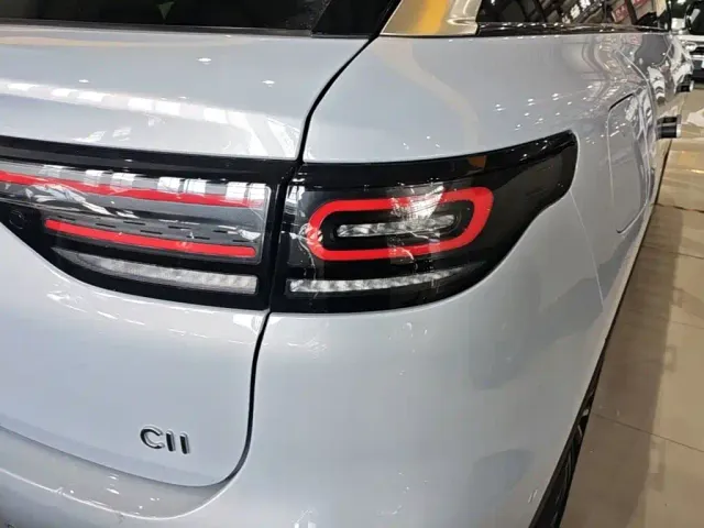 Leapmotor C11 — Фото автомобиля 7