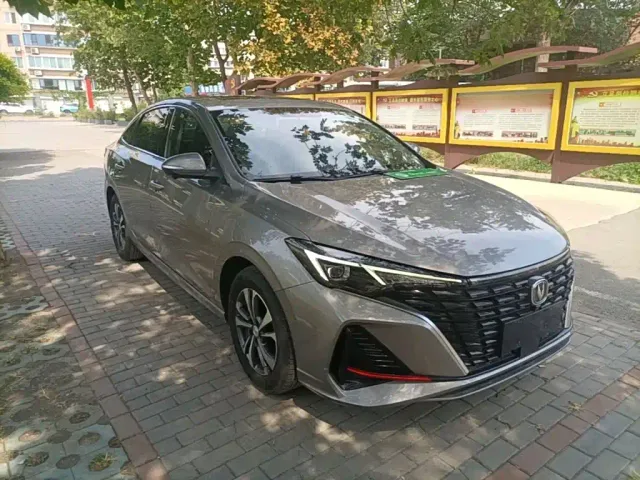Changan Eado — Фото автомобиля 3
