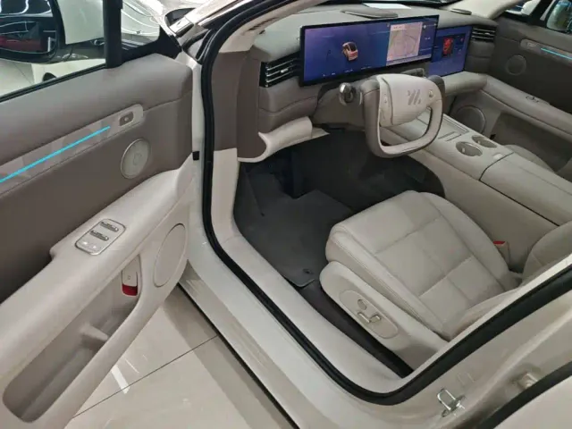 IM Motors LS6 — Фото автомобиля 15