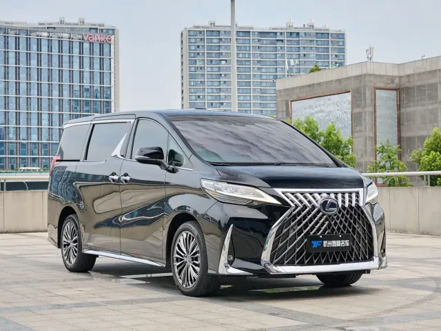 Lexus LM — Фото автомобиля 3
