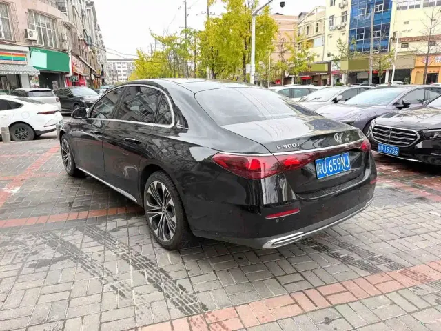 Mercedes-Benz E-Class — Фото автомобиля 6