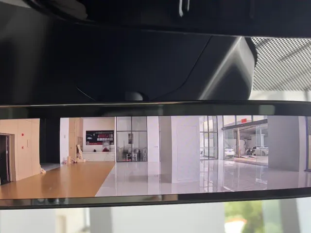 Li Auto i8 — Фото автомобиля 11