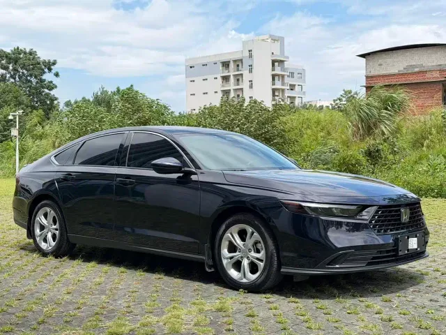 Honda Accord — Фото автомобиля 3