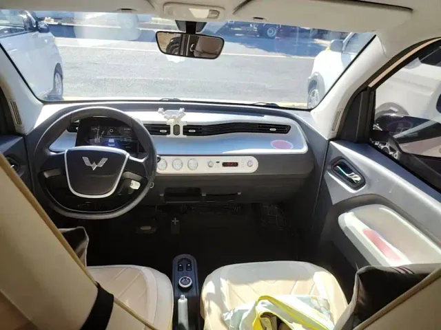 Wuling Hongguang Mini EV — Фото автомобиля 9
