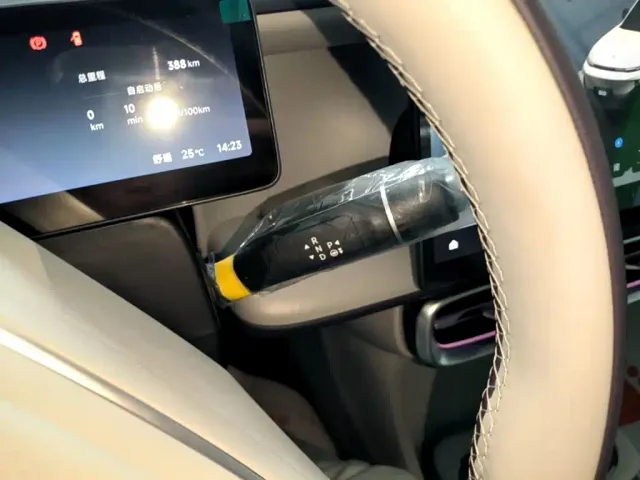 Leapmotor B10 — Фото автомобиля 13