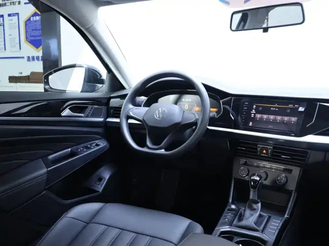 Volkswagen Passat — Фото автомобиля 14