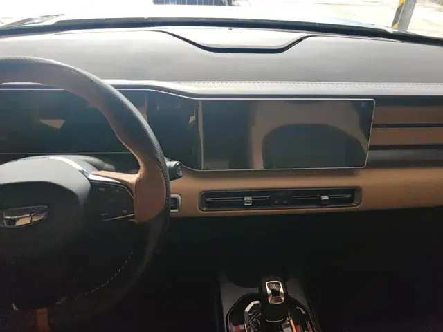 Geely ICON — Фото автомобиля 13