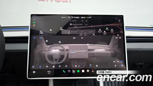 Tesla Model Y — Фото автомобиля 27